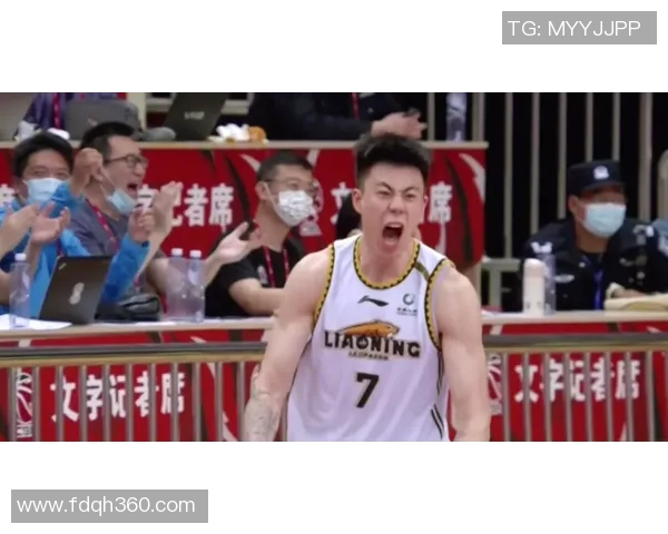 方硕在篮球赛场上的崛起与挑战：从新星到领军人物的成长历程分析