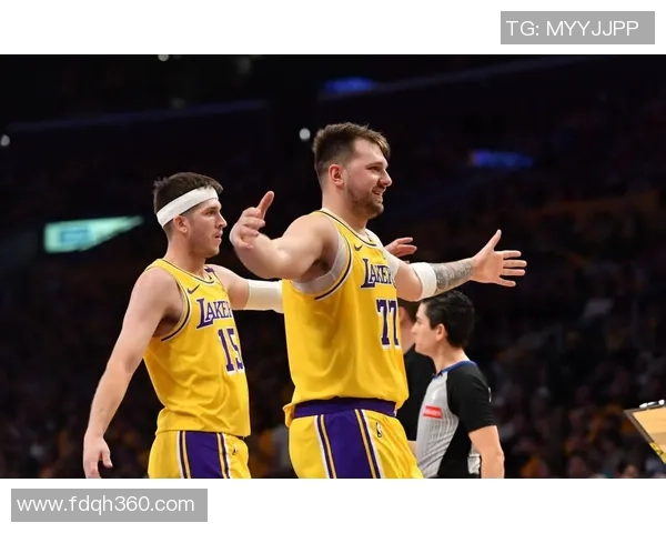 湖人对阵爵士季前赛精彩直播全程回顾与分析 湖人对阵爵士季前赛精彩直播全程回顾与分析