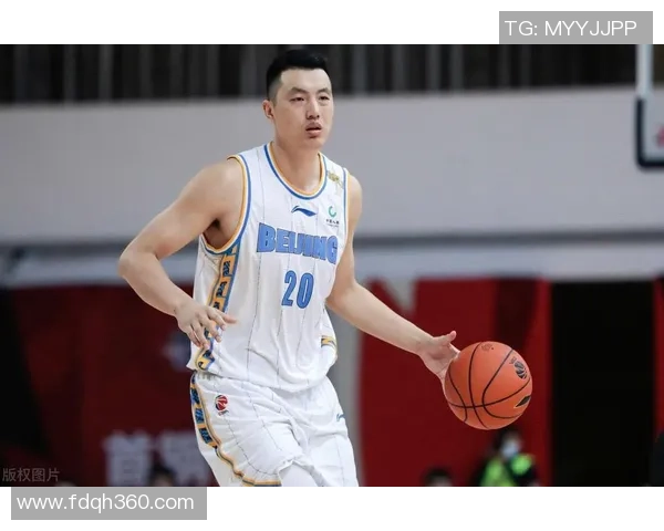 翟晓川：从篮球新星到职业生涯的辉煌历程与未来展望